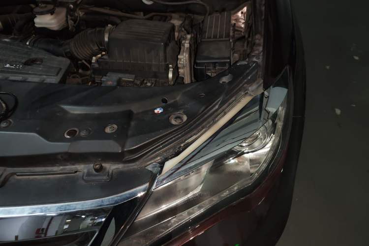 Used BYD S7 2015 2.0T Upgraded Automatic Luxury Version Engine Bay Left