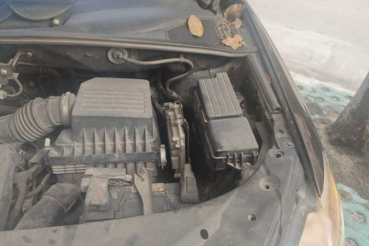 Used BYD S7 2015 2.0T Upgraded Automatic Luxury Version Engine Bay Left