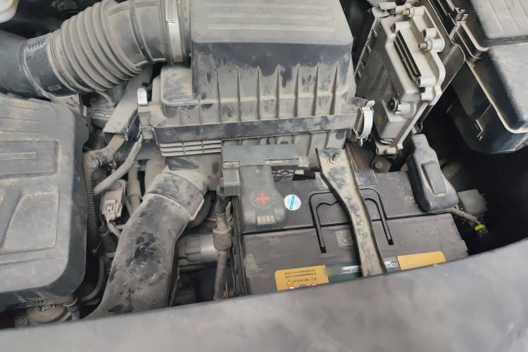 Used BYD S7 2015 2.0T Automatic Prestige Model Engine Bay Left
