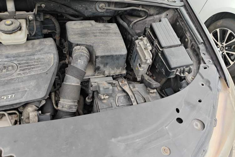 Used BYD S7 2015 1.5T Manual Luxury Model Engine Bay Left