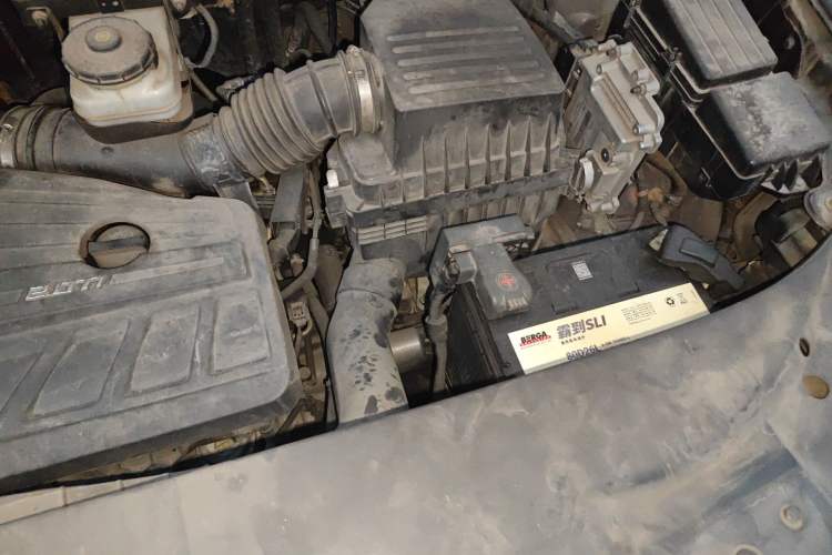 Used BYD S7 2015 2.0T Upgraded Automatic Luxury Version Engine Bay Left