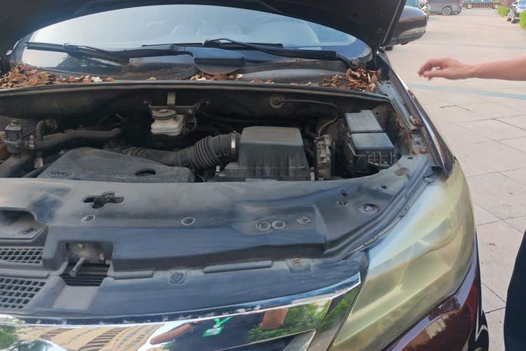 Used BYD S7 2015 2.0T Upgraded Automatic Luxury Version Engine Bay Left