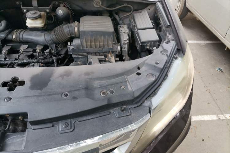 Used BYD S7 2015 2.0T Upgraded Automatic Flagship Version Engine Bay Left