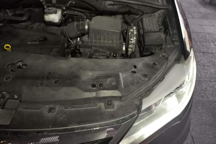 Used BYD S7 2015 2.0T Upgraded Automatic Luxury Version Engine Bay Left