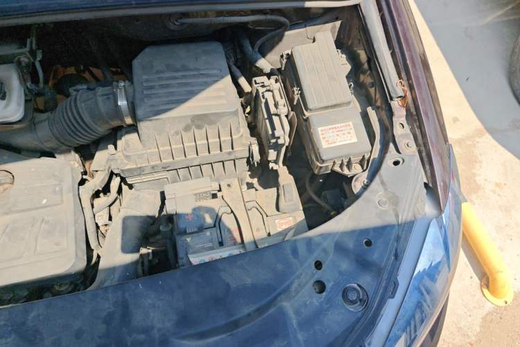 Used BYD S7 2015 2.0T Upgraded Automatic Flagship Version Engine Bay Left