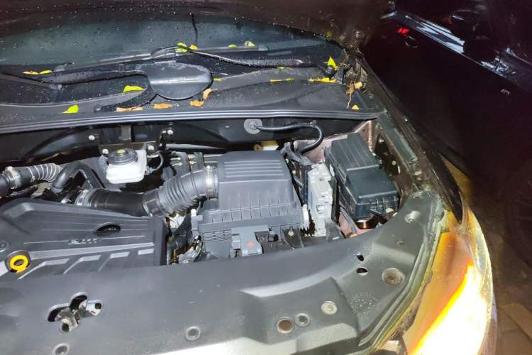 Used BYD S7 2015 2.0T Upgraded Automatic Luxury Version Engine Bay Left