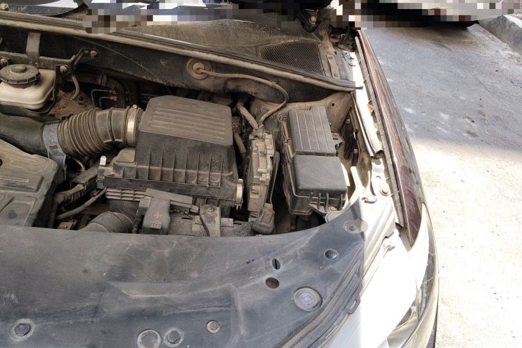 Used BYD S7 2015 2.0T Upgraded Automatic Luxury Version Engine Bay Left