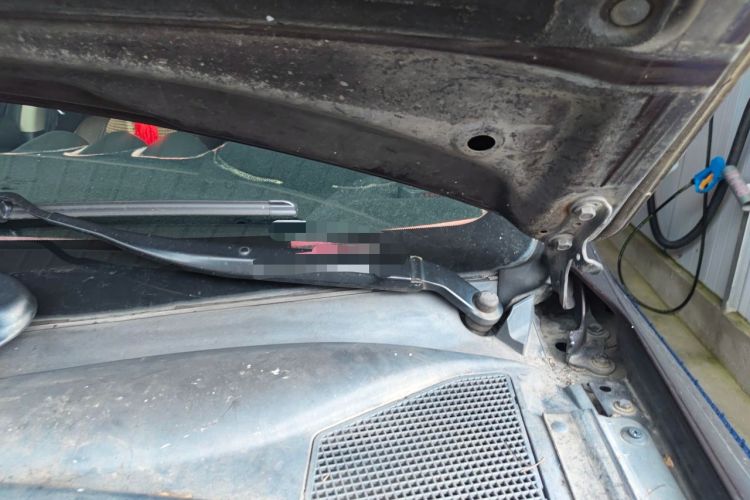 Used BYD S7 2015 2.0T Upgraded Automatic Flagship Version Engine Bay Left
