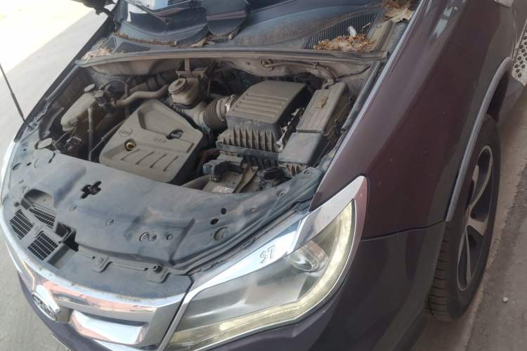 Used BYD S7 2015 2.0T Automatic Prestige Model Engine Bay Left