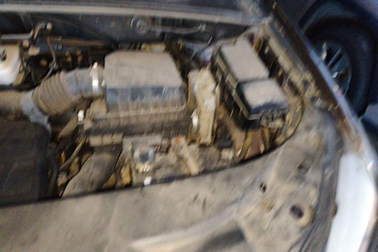 Used BYD S7 2015 2.0T Automatic Flagship Edition Engine Bay Left