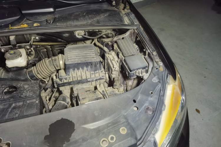Used BYD S7 2015 2.0T Upgraded Automatic Luxury Version Engine Bay Left