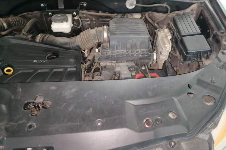 Used BYD S7 2015 2.0T Upgraded Automatic Luxury Version Engine Bay Left