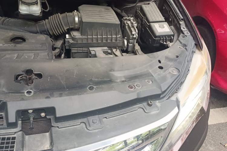 Used BYD S7 2015 2.0T Upgraded Automatic Luxury Version Engine Bay Left