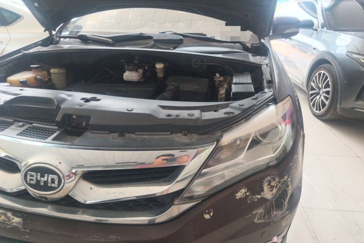 Used BYD S7 2015 1.5T Manual Luxury Model Engine Bay Left