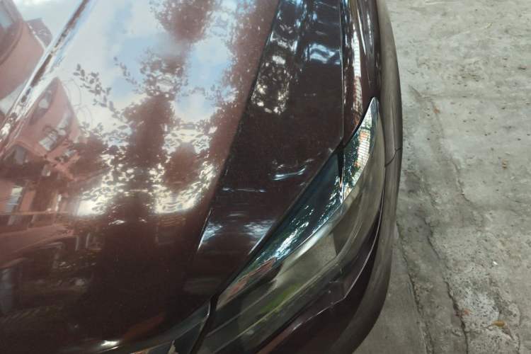 Used BYD S7 2015 2.0T Automatic Flagship Edition Engine Bay Left
