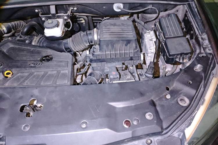 Used BYD S7 2015 2.0T Automatic Prestige Model Engine Bay Left