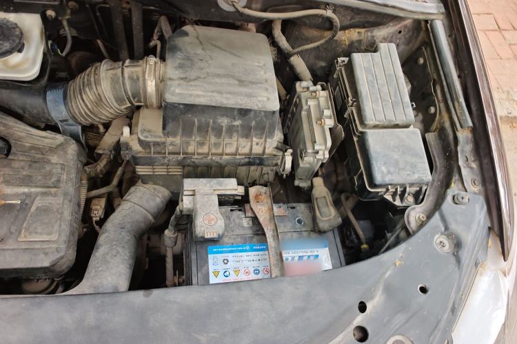 Used BYD S7 2015 2.0T Upgraded Automatic Flagship Version Engine Bay Left