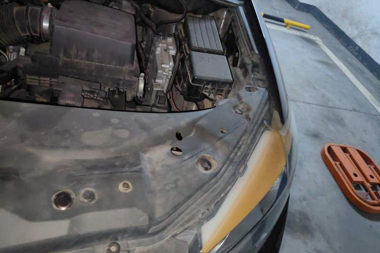 Used BYD S7 2015 2.0T Upgraded Automatic Luxury Version Engine Bay Left