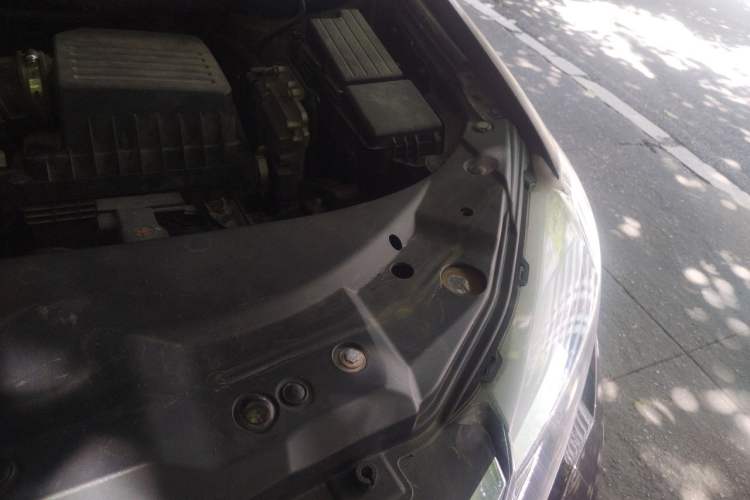 Used BYD S7 2015 2.0T Automatic Prestige Model Engine Bay Left