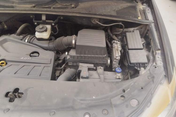 Used BYD S7 2015 2.0T Upgraded Automatic Flagship Version Engine Bay Left