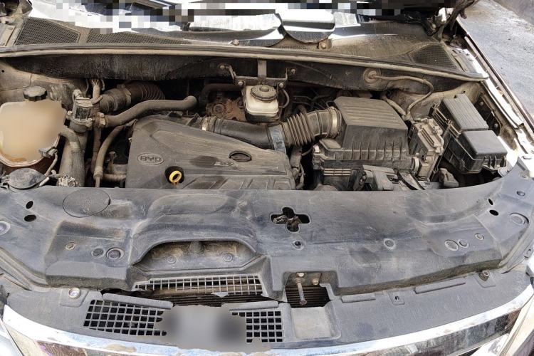Used BYD S7 2015 2.0T Upgraded Automatic Luxury Version Engine Bay