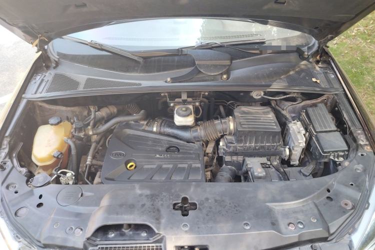 Used BYD S7 2015 2.0T Upgraded Automatic Luxury Version Engine Bay