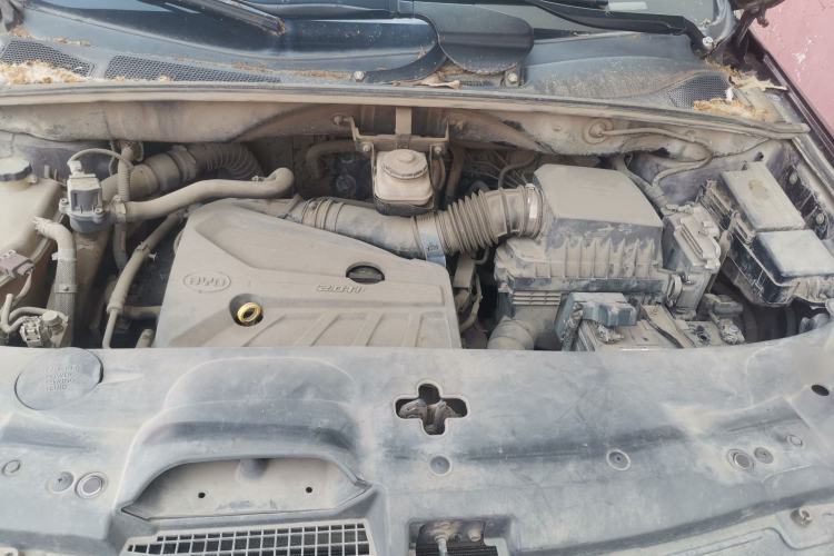 Used BYD S7 2015 2.0T Automatic Prestige Model Engine Bay