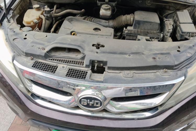 Used BYD S7 2015 2.0T Upgraded Automatic Luxury Version Engine Bay