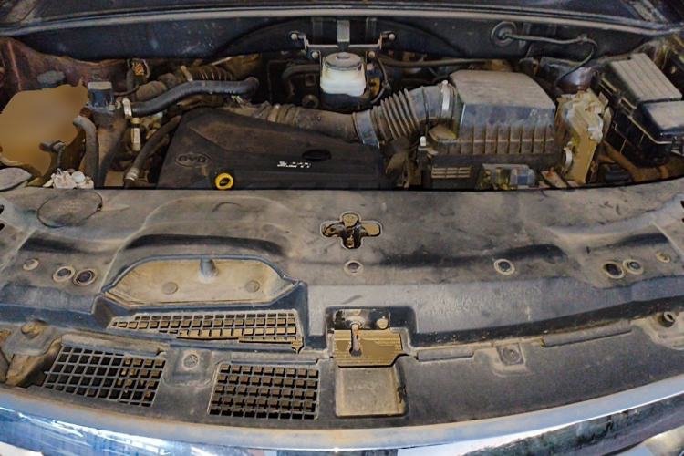 Used BYD S7 2015 2.0T Automatic Flagship Edition Engine Bay