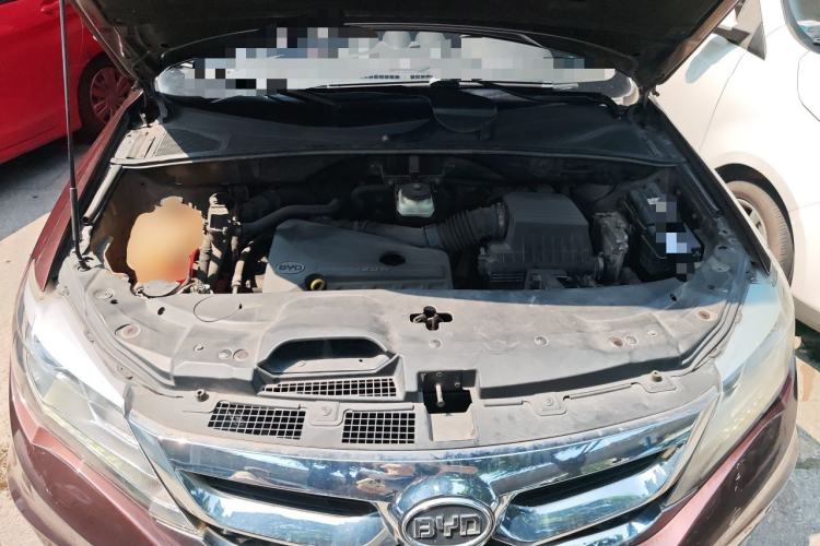 Used BYD S7 2015 2.0T Automatic Prestige Model Engine Bay