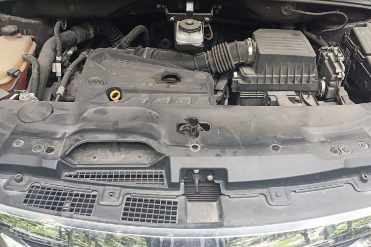 Used BYD S7 2015 2.0T Upgraded Automatic Luxury Version Engine Bay