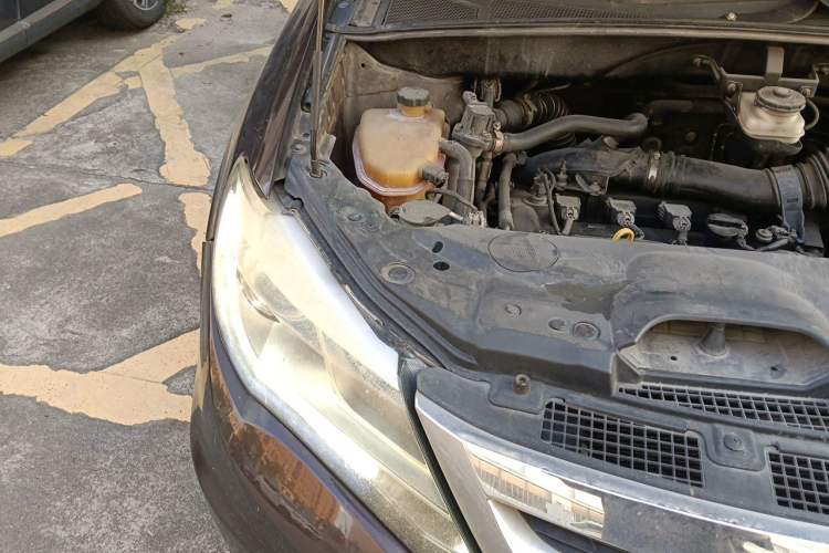 Used BYD S7 2015 2.0T Upgraded Automatic Luxury Version Engine Bay Right