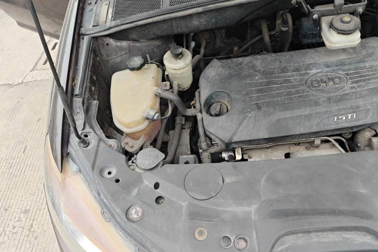 Used BYD S7 2015 1.5T Manual Luxury Model Engine Bay Right