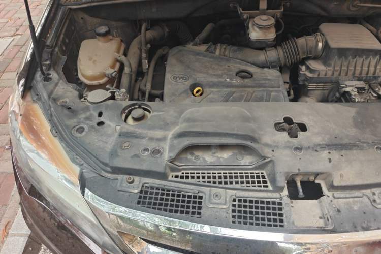 Used BYD S7 2015 2.0T Automatic Prestige Model Engine Bay Right