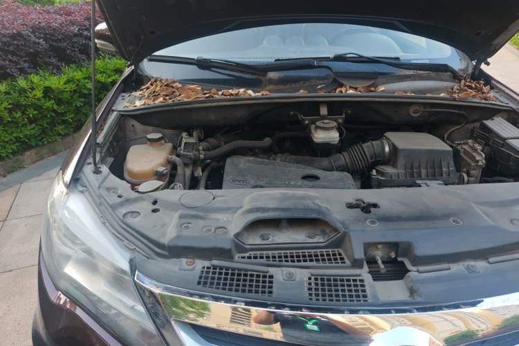 Used BYD S7 2015 2.0T Upgraded Automatic Luxury Version Engine Bay Right