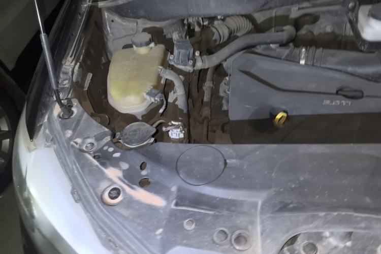 Used BYD S7 2015 2.0T Automatic Prestige Model Engine Bay Right