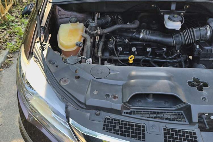 Used BYD S7 2015 2.0T Upgraded Automatic Luxury Version Engine Bay Right