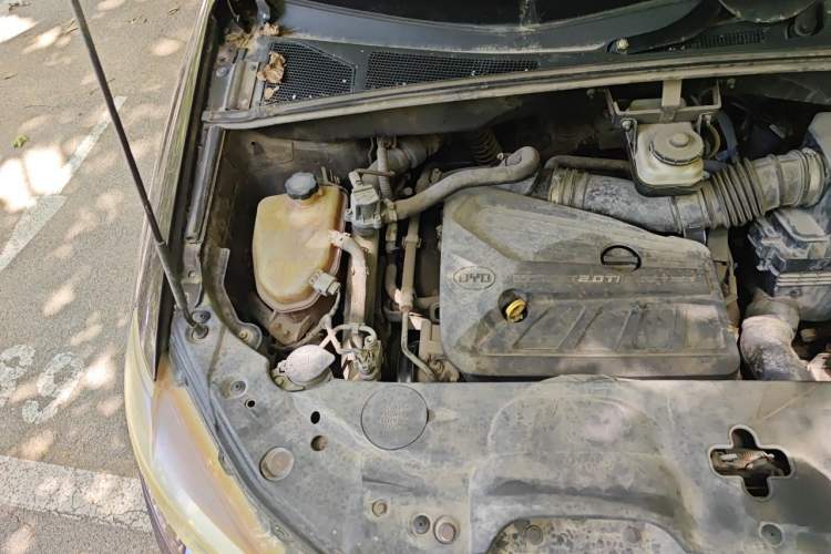 Used BYD S7 2015 2.0T Automatic Prestige Model Engine Bay Right