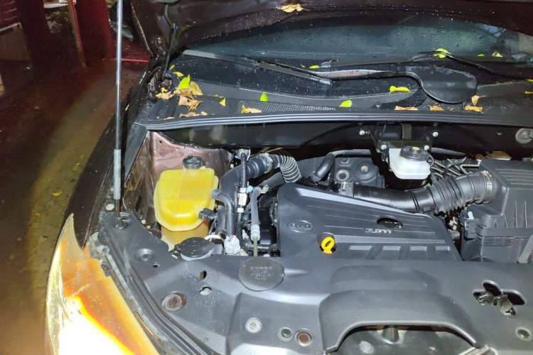 Used BYD S7 2015 2.0T Upgraded Automatic Luxury Version Engine Bay Right