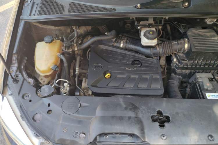 Used BYD S7 2015 2.0T Upgraded Automatic Luxury Version Engine Bay Right
