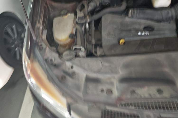 Used BYD S7 2015 2.0T Upgraded Automatic Flagship Version Engine Bay Right