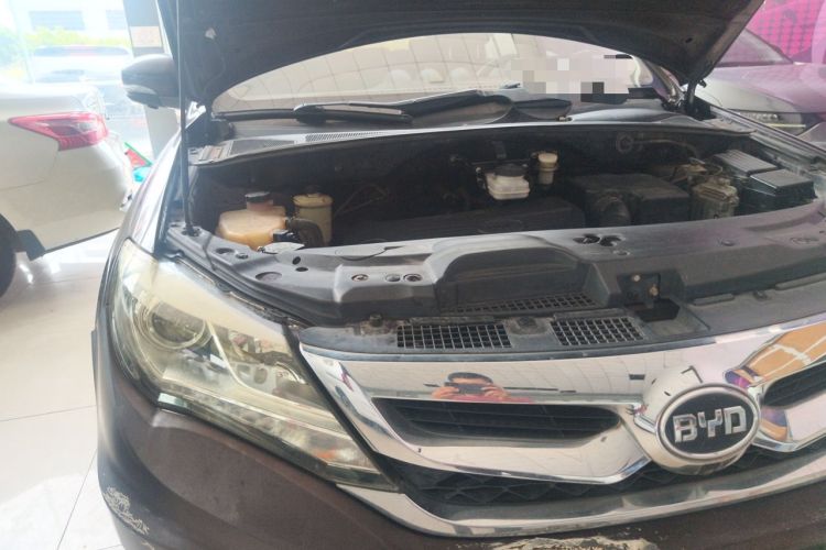 Used BYD S7 2015 1.5T Manual Luxury Model Engine Bay Right