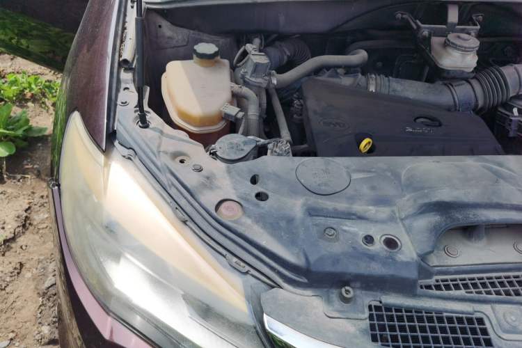 Used BYD S7 2015 2.0T Upgraded Automatic Flagship Version Engine Bay Right