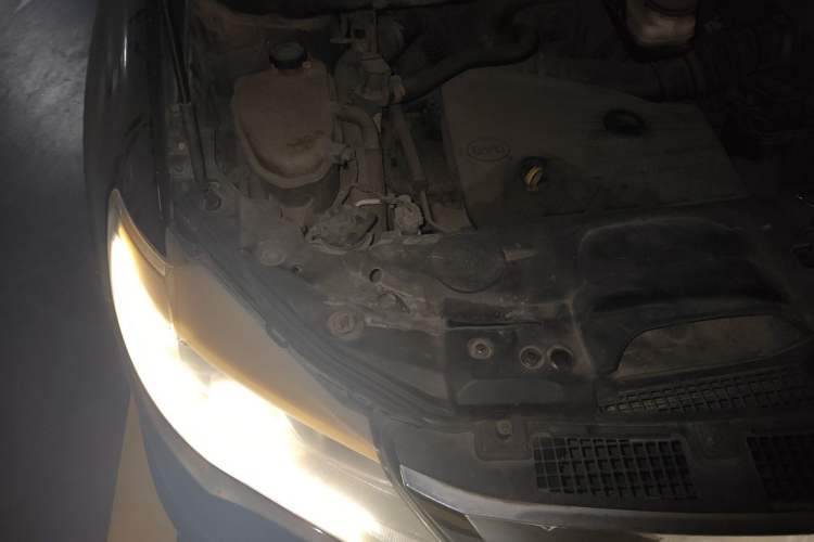 Used BYD S7 2015 2.0T Upgraded Automatic Flagship Version Engine Bay Right