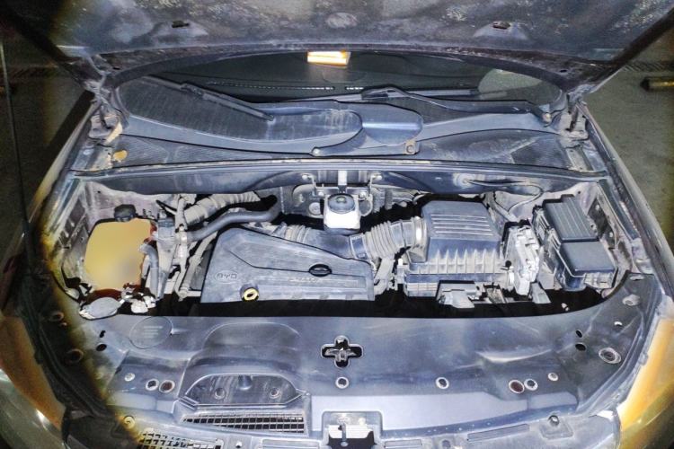 Used BYD S7 2015 2.0T Automatic Prestige Model Engine Bay