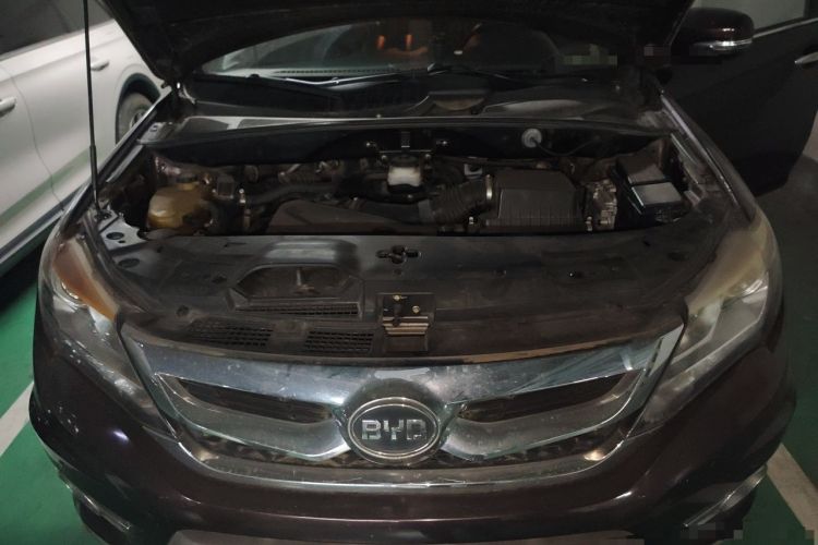 Used BYD S7 2015 2.0T Automatic Prestige Model Engine Bay
