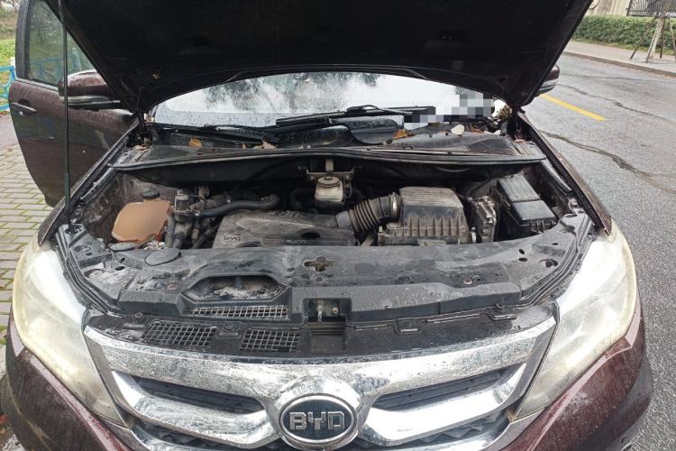 Used BYD S7 2015 2.0T Upgraded Automatic Luxury Version Engine Bay
