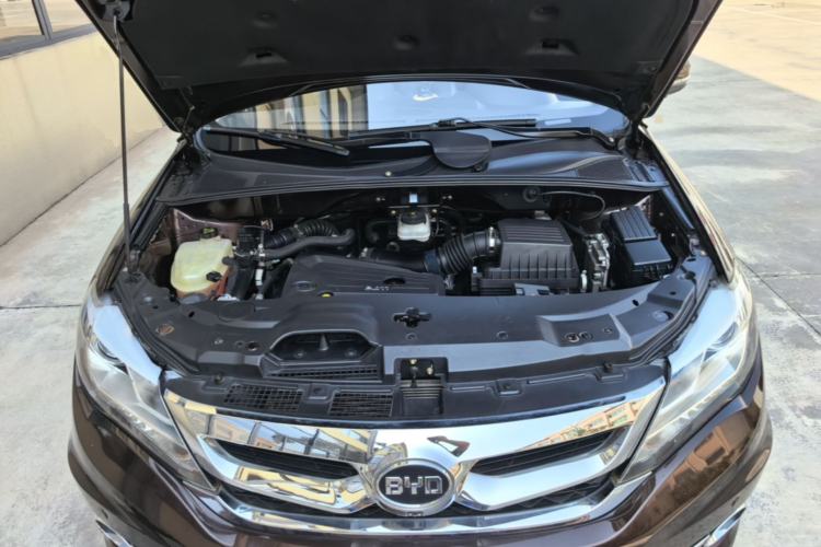 Used BYD S7 2015 2.0T Automatic Prestige Model Engine Bay