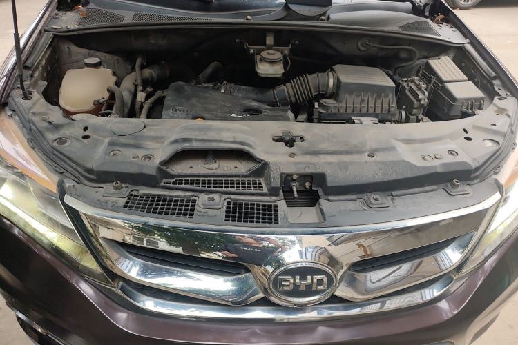 Used BYD S7 2015 2.0T Upgraded Automatic Luxury Version Engine Bay