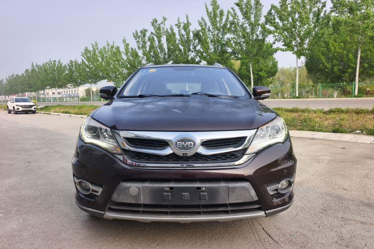 Used BYD S7 2015 2.0T Upgraded Automatic Luxury Version Exterior 1